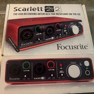 Scarlett 2i2 USB Recording Interface - Red